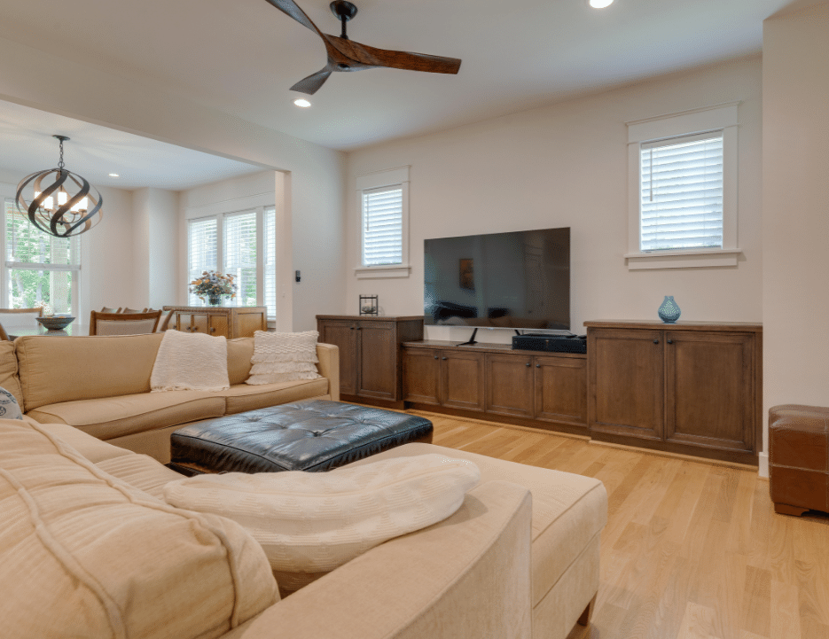 CHICAHAUK CRAFTSMAN STYLE HOME